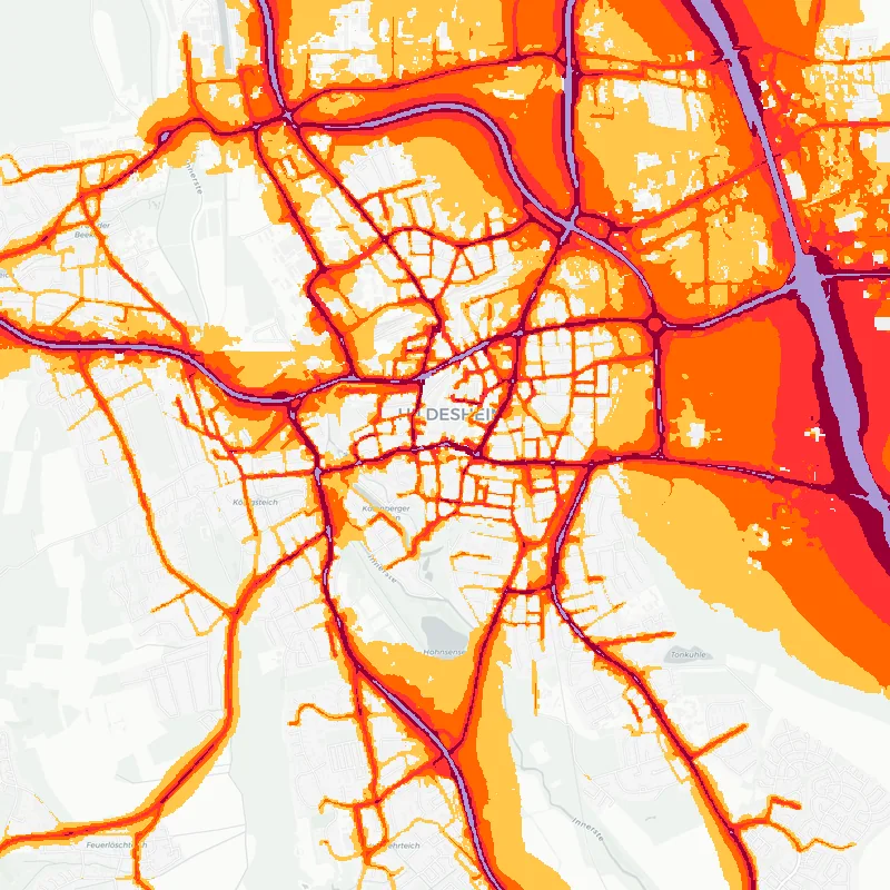 Noise map of Hildesheim, Germany: road-traffic noise contours from the EU strategic noise maps, shaded yellow (≈55 dB Lden) through orange and red to dark purple (≈75 dB+), over the city's street network.