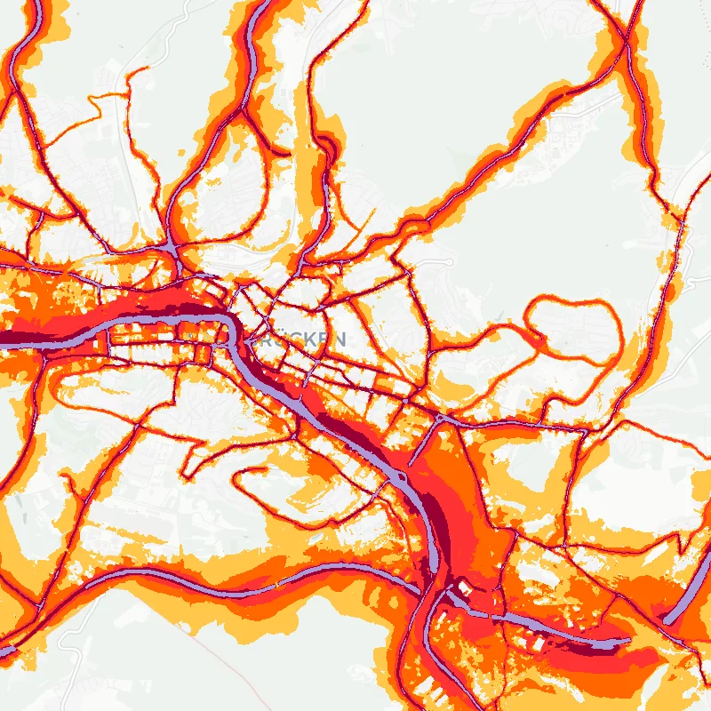 Noise map of Saarbruecken, Germany: road-traffic noise contours from the EU strategic noise maps, shaded yellow (≈55 dB Lden) through orange and red to dark purple (≈75 dB+), over the city's street network.