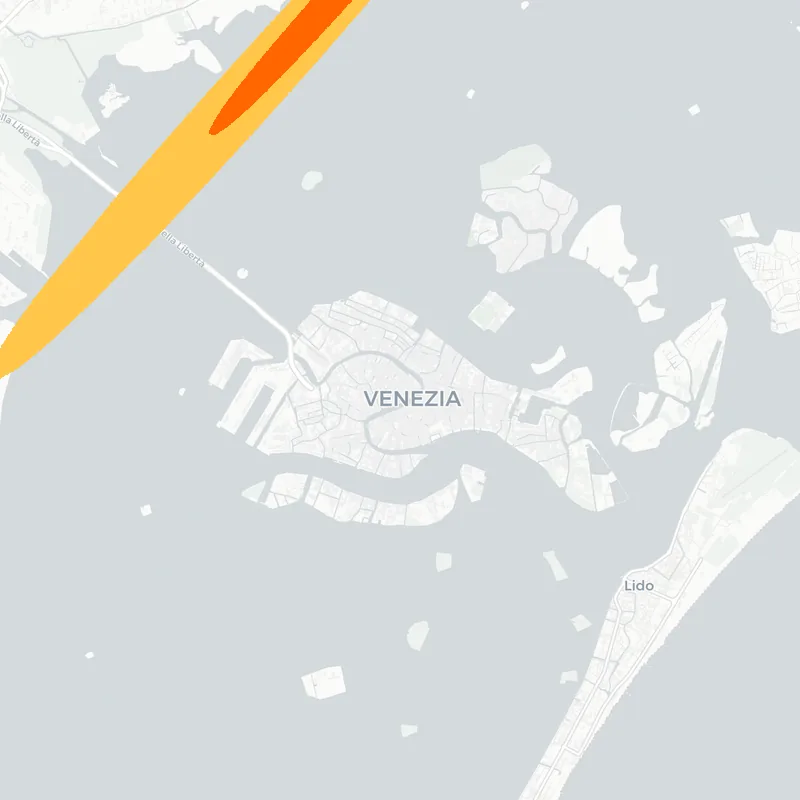 Noise map of Venice, Italy: aircraft noise contours from the EU strategic noise maps, shaded yellow (≈55 dB Lden) through orange and red to dark purple (≈75 dB+), over the city's street network.