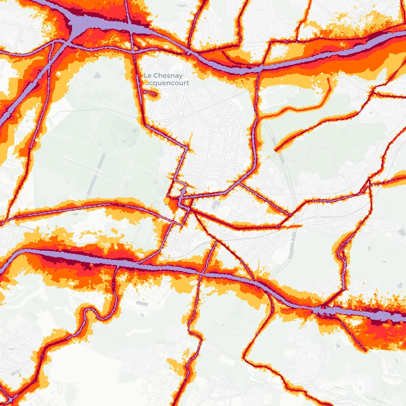 Noise map of Versailles, France: road-traffic noise contours from the EU strategic noise maps, shaded yellow (≈55 dB Lden) through orange and red to dark purple (≈75 dB+), over the city's street network.